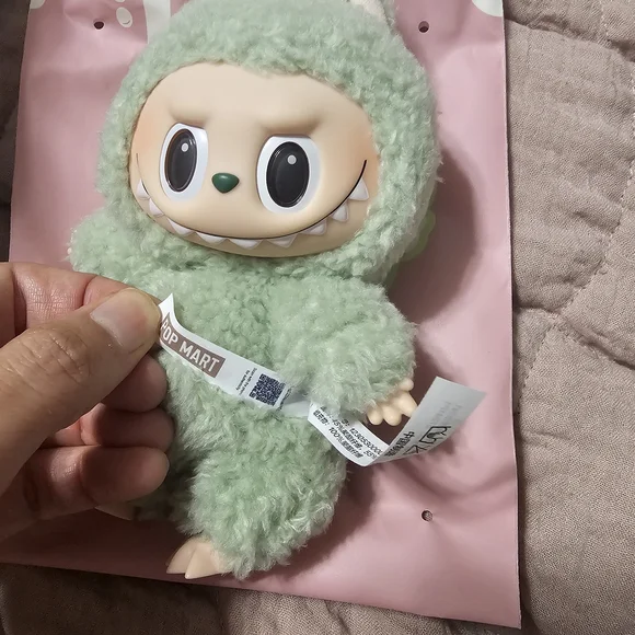 Authentic Exciting Macaron Labubu - Picture 3 of 8